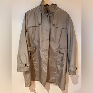 Women’s trench coat — Portrait